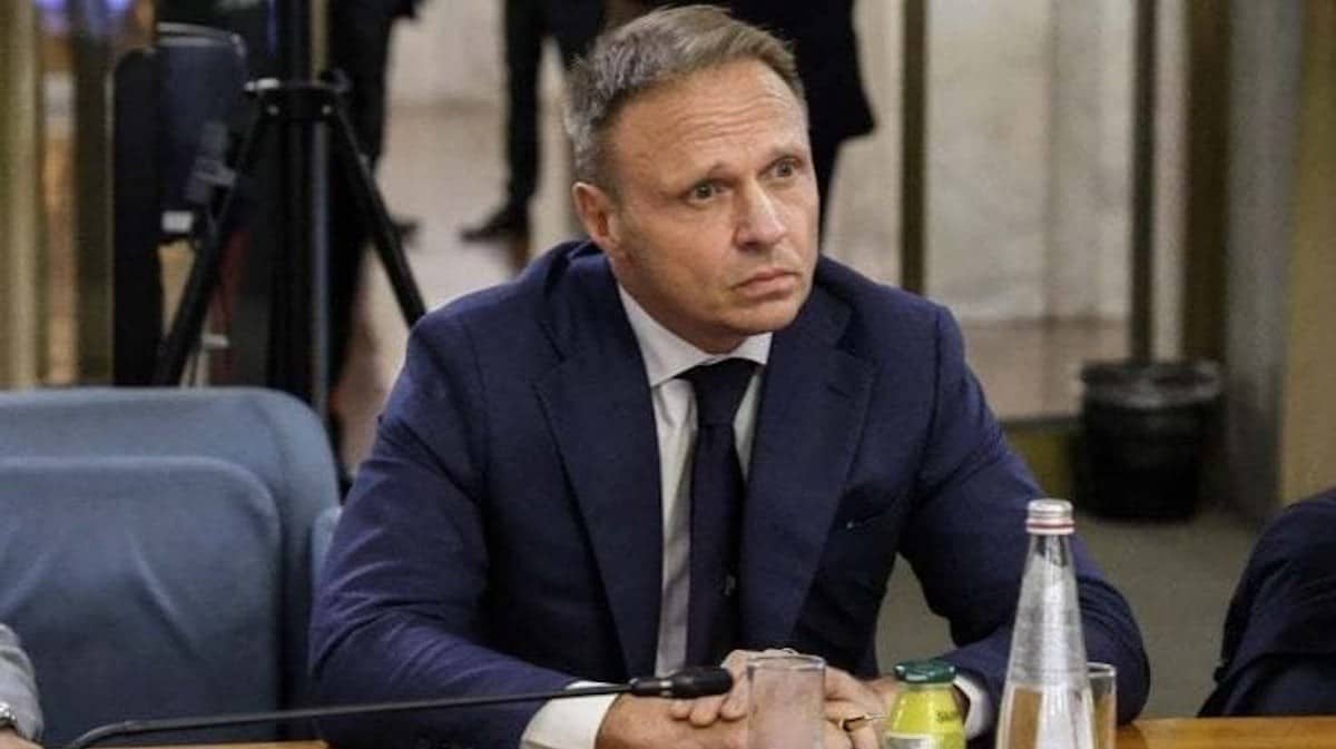 Il governo proibisce per error.jpg