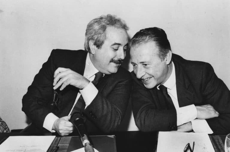 La foto dei giudici Falcone e Borsellino scattata nel 1992 da Tony Gentile scaled.jpg