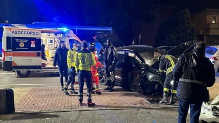 Mario Balotelli coinvolto in un grave incidente automobilistico durante la notte 1 Mario Balotelli coinvolto in u 1.jpg