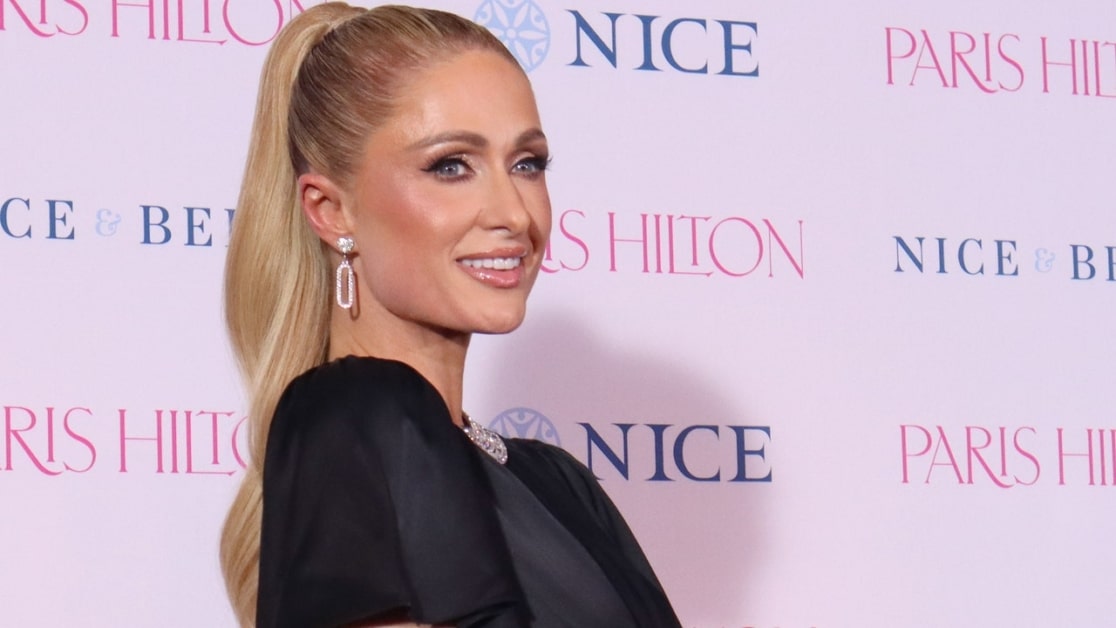 Paris Hilton sorprende con la .jpg
