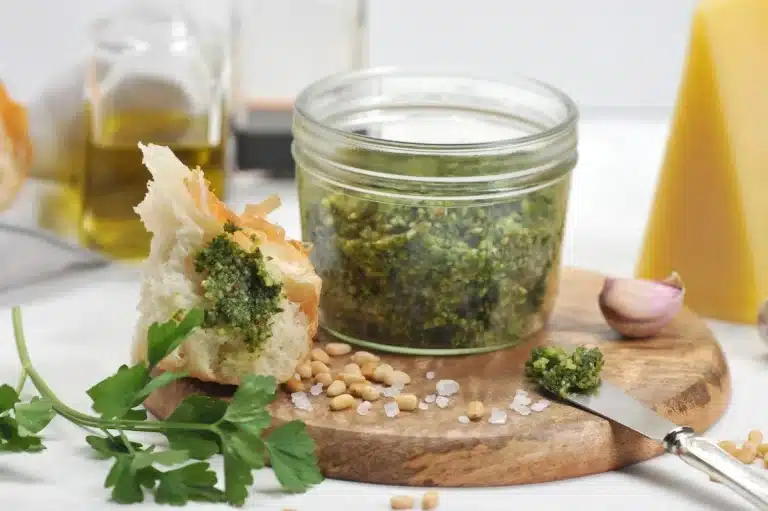 Pesto di broccoli e noci: veloce, saporito e leggero 1 Pesto di broccoli.jpeg.webp