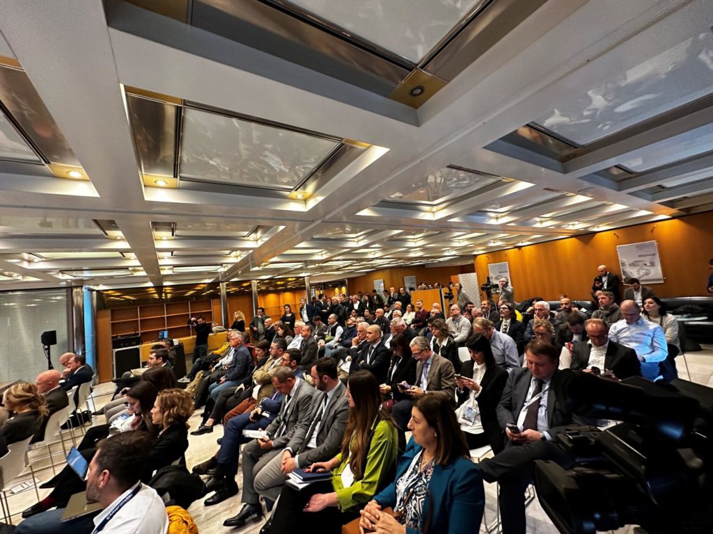 Presentazione Report SicurAUTO Futurmotive 2023 Pubblico scaled.jpg