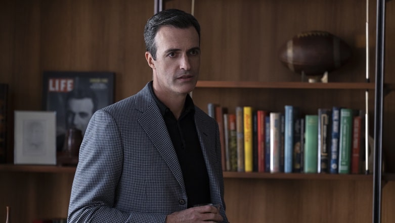 Reid Scott in Law Order Tut.jpg