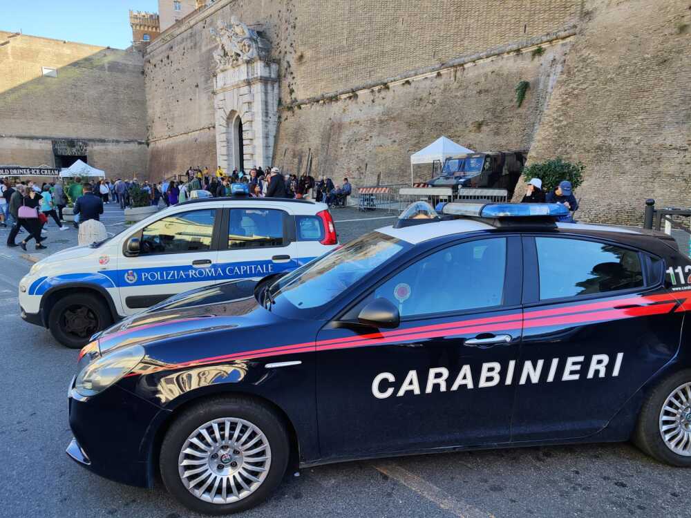 Controlli antiabusivismo dei Carabinieri e Polizia Locale, sanzioni ai Musei Vaticani 1 SAN PIETRO POLIZIA ROMA CAPITALE Controlli antiabusivismo 3.jpg