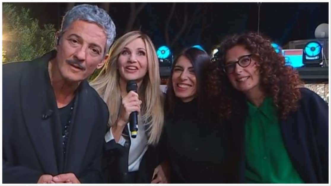 Sanremo 2024 Fiorello co cond.jpg