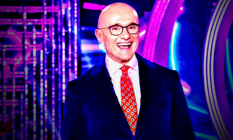 Signorini analizza gli ascolti.png