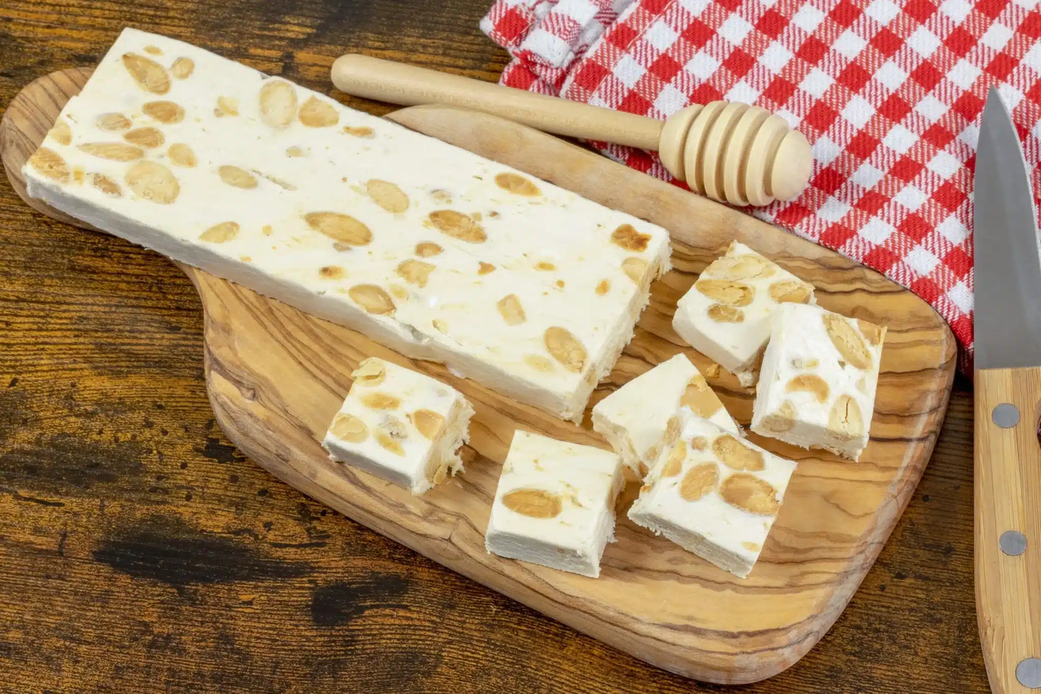 Torrone mandorle scaled.jpg.webp