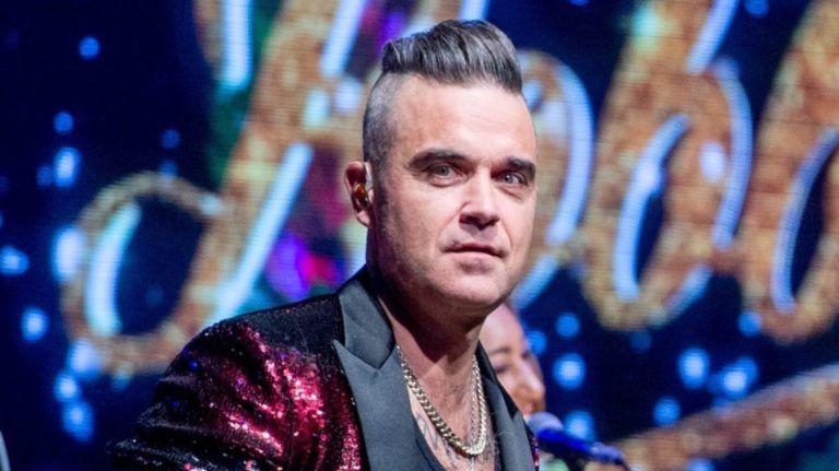 Tragedia in Australia: Fan muore cadendo durante il concerto di Robbie Williams 1 Tragedia in Australia Fan muo.jpg