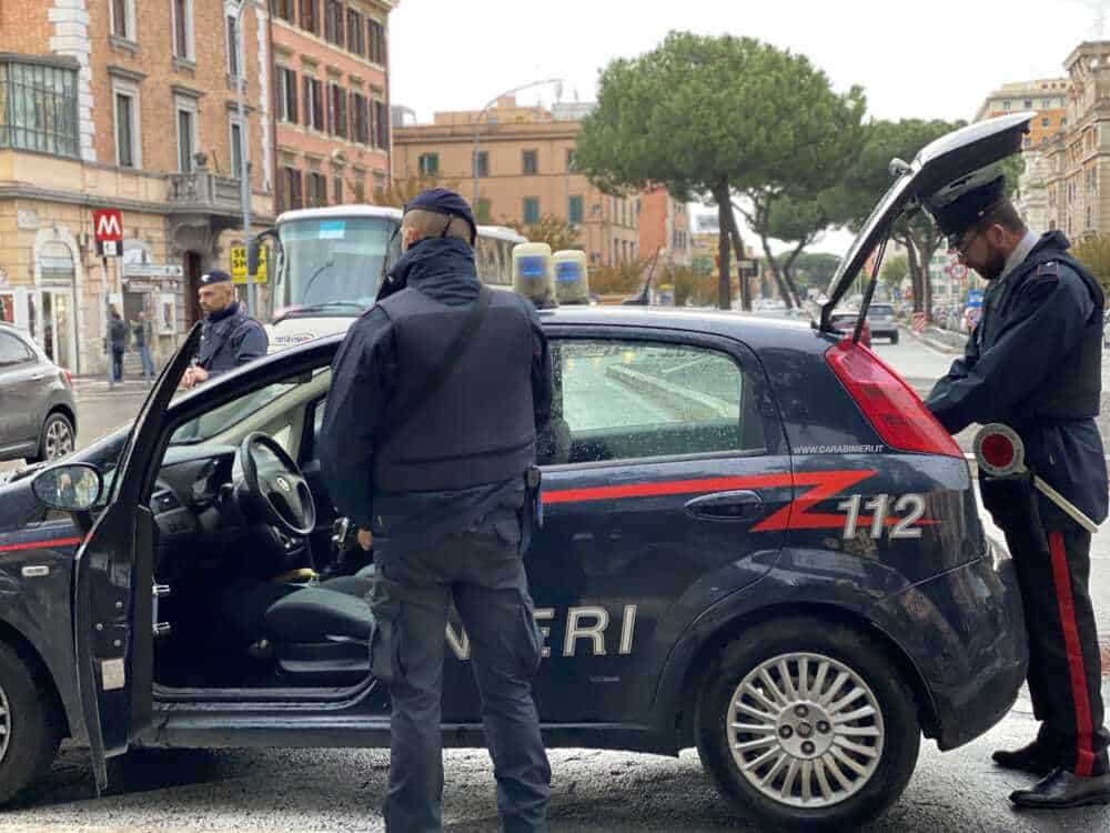Carabinieri di Roma arrestano 15enne per furto aggravato, aveva già numerosi precedenti 1 Un posto di controllo dei Carabinieri nel quartiere Appio.jpg