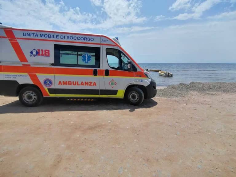 ambulanza spiaggia.jpg