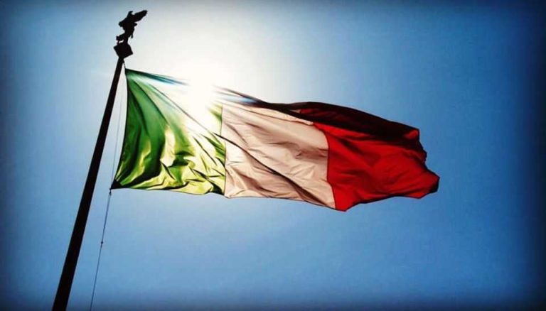 bandiera italiana tricolore.jpg