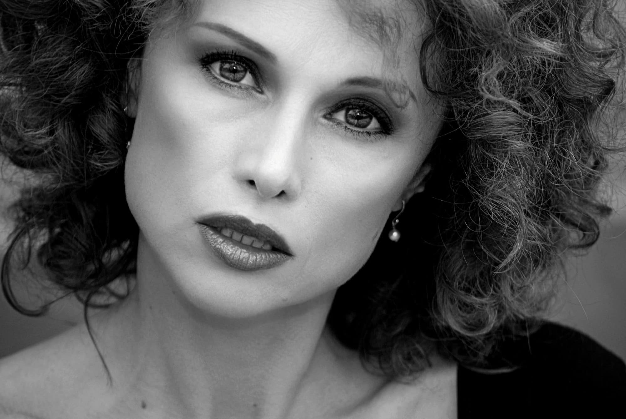 Chi è Beatrice Luzzi: Scopriamo l’Attrice, Regista e Blogger Italiana 1 beatrice luzzi.jpg