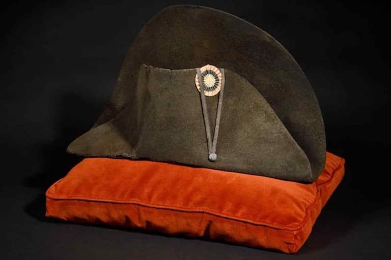 cappello napoleone.jpg