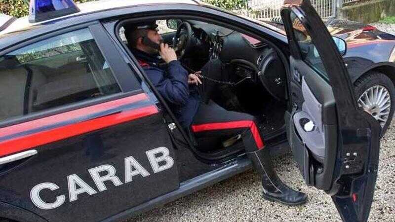 Donna rapinata del cellulare, Carabinieri di Roma arrestano la ex compagna 1 carabinieri rapinata telefono.jpg