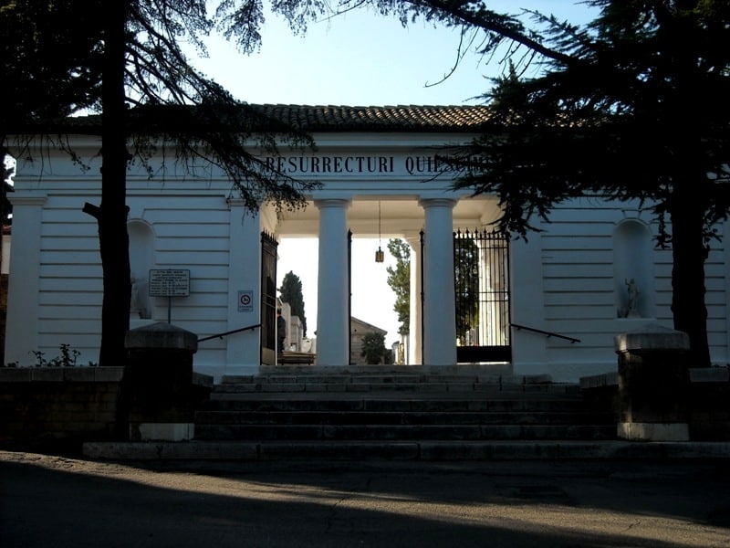 cimitero vasto.jpg