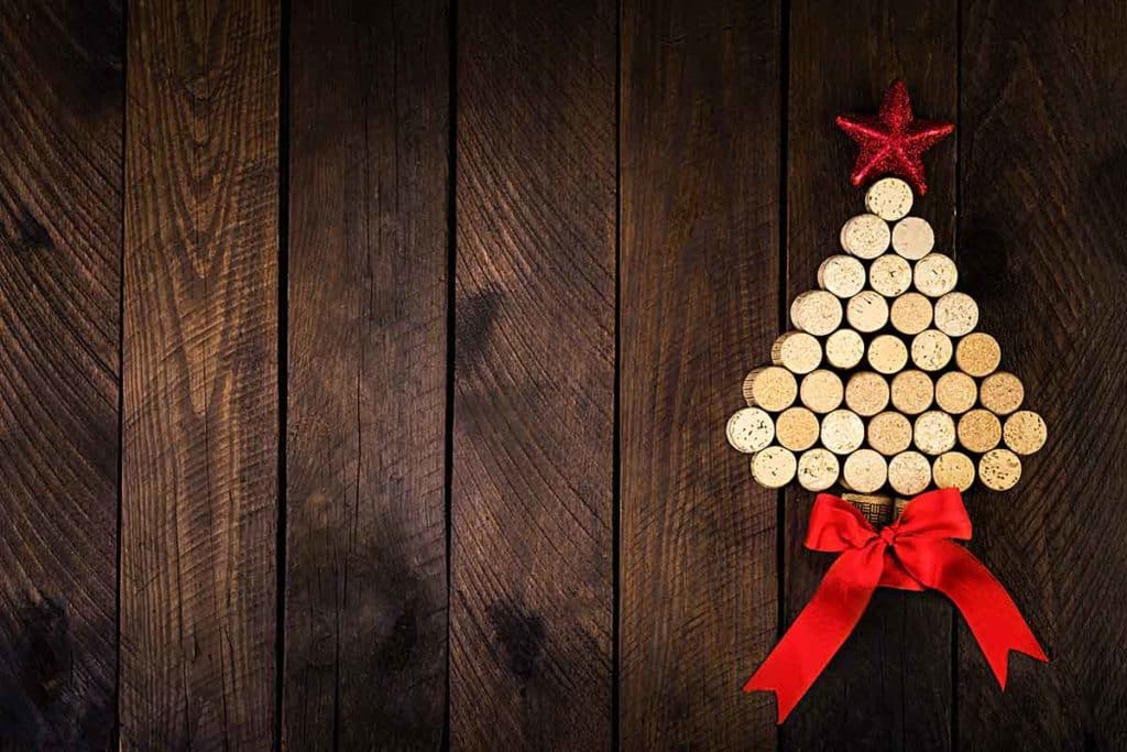 decorazioni natale con tappi sughero.jpg
