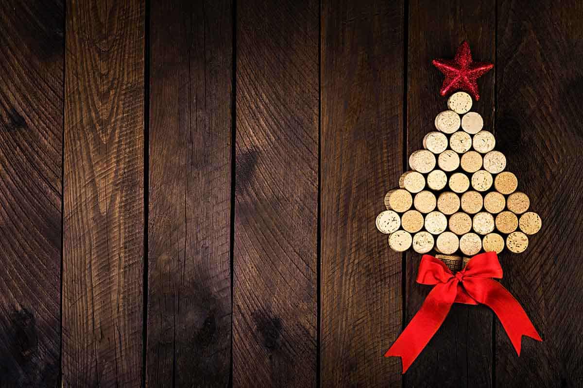 Decorazioni di Natale con tappi di sughero: 6 idee fai da te che ti lasceranno a bocca aperta 1 decorazioni natale con tappi sughero.jpg