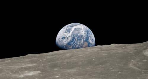 earthrise m.jpg