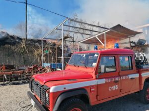 incendiofienile 300x225.jpg