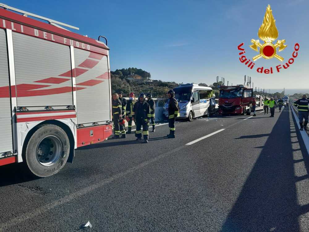 Incidente a Civitavecchia Nord, la vittima è un turista statunitense 1 incidente a12 civitavecchia nord vvf vigili fuoco pompieri.jpg