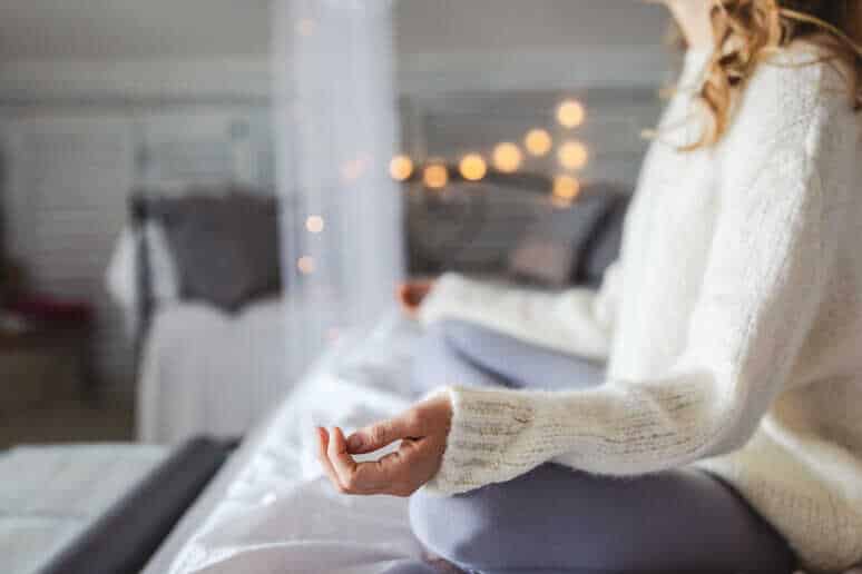 Corsi di meditazione per gli impiegati comunali stressati, accade a Trevignano Romano 1 meditazione.jpg