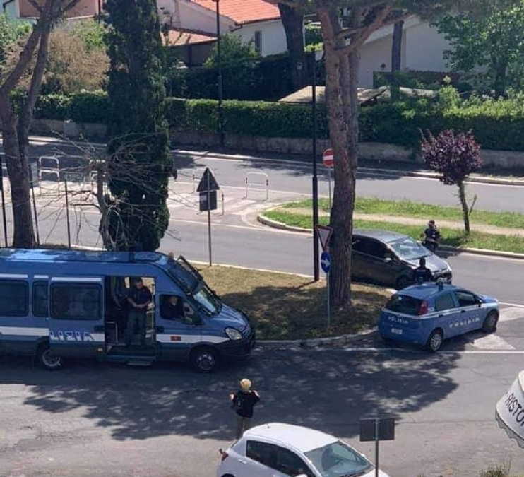 Spaccia cocaina a Marina di Cerveteri, la Polizia di Ladispoli arresta un 45enne 1 polizia cerveteri cerenova.jpg