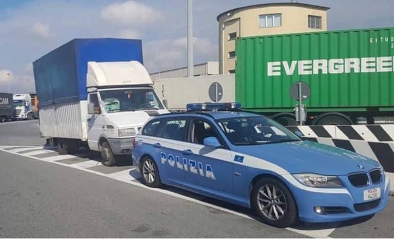 polizia container.jpg