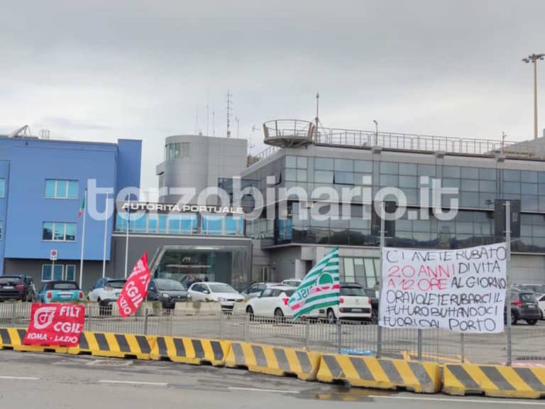 presidio autisti bus autorta portuale civitavecchia fit cgil fit cisl.jpg