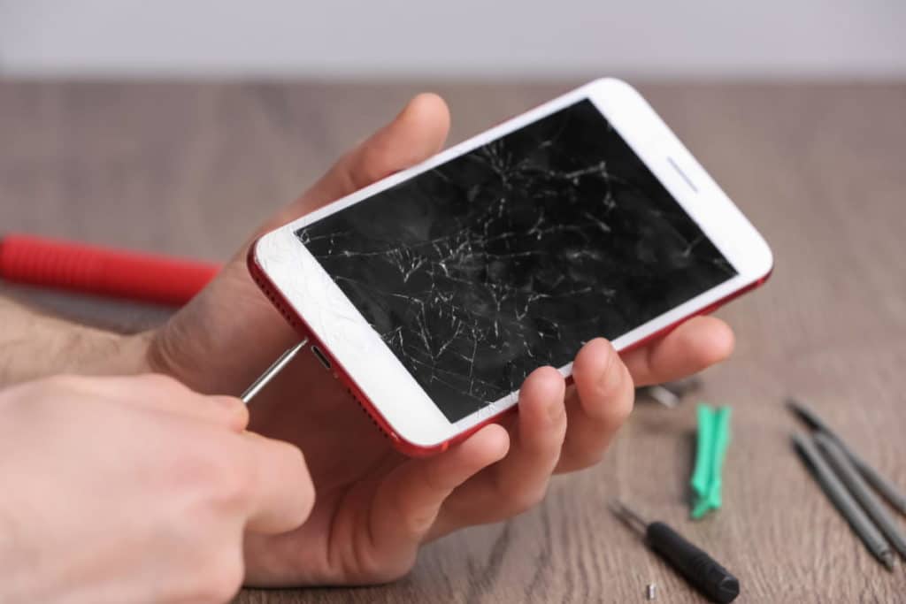 riparazione smartphone.jpg
