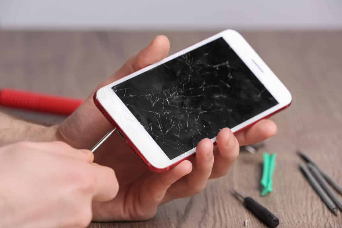 riparazione smartphone.jpg
