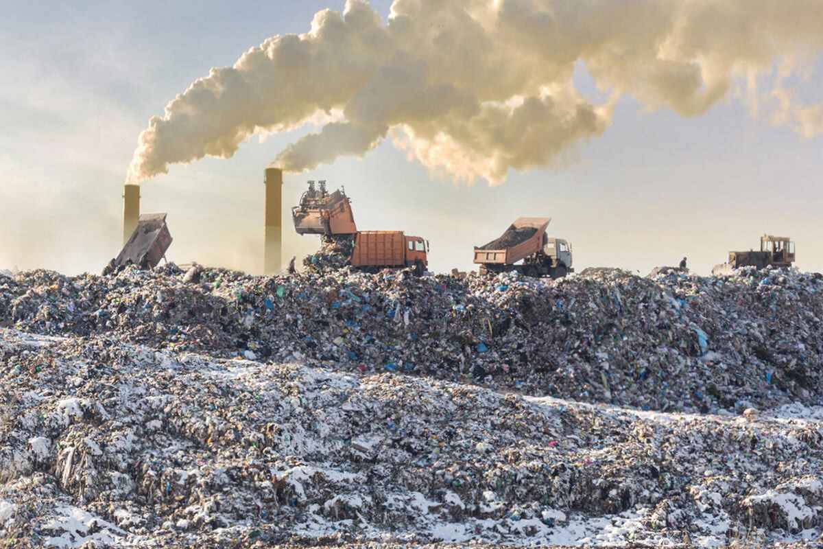 Il riciclaggio non risolverà il problema della plastica. Ecco cosa accadrà 1 smatilmento plastica.jpg