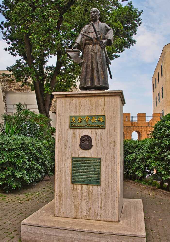 statua hasekura tsunegaga giapponese civitavecchia.jpg