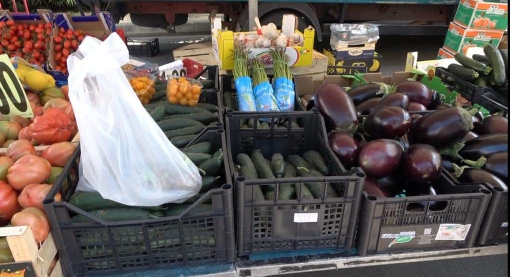 stradaparco mercato.jpg