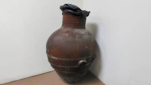 Vaso di 2.600 anni usato come cestino della spazzatura. Scandalo in un museo in Iran 1 vaso 500x282.jpg
