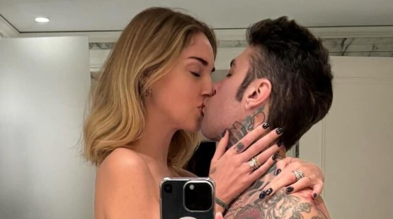 22Chiara Ferragni e Fedez baci.jpg