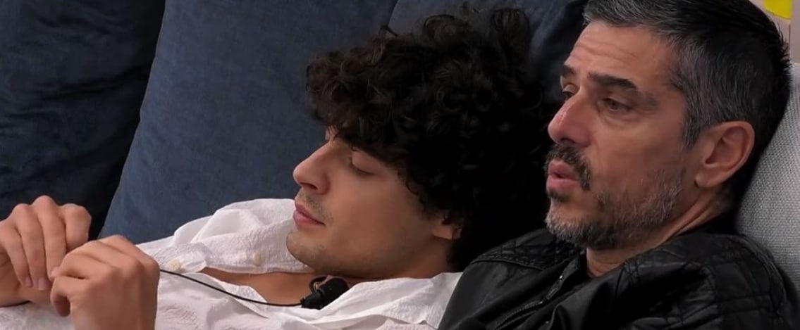 Grande Fratello: Vittorio e Monia uniti da una gag esilarante, mentre Massimiliano lancia frecciatine 1 22Grande Fratello Vittorio e M.jpg