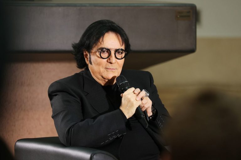 22Renato Zero presenta Autorit.jpg