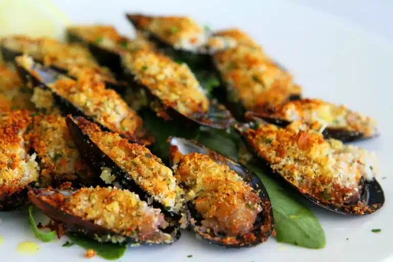 Cozze gratinate: l’antipasto di mare facile e saporito! Io le faccio così! 1 AdobeStock 244168883 1 scaled.jpeg.webp