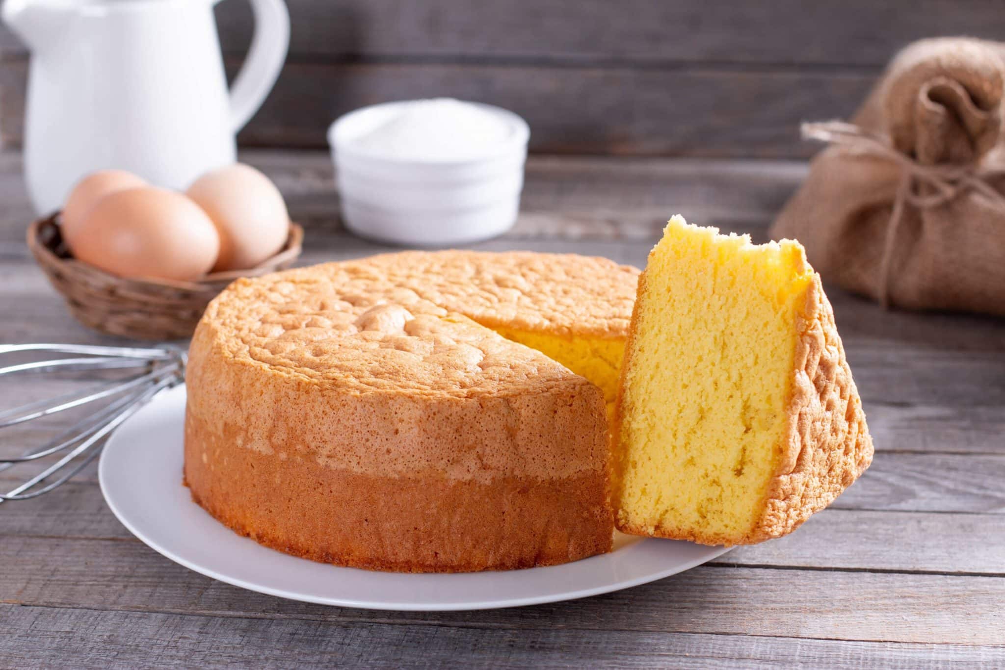 Pan di Spagna di Sal De Riso: la sua ricetta e i suoi segreti! 1 AdobeStock 349936677 scaled.jpeg