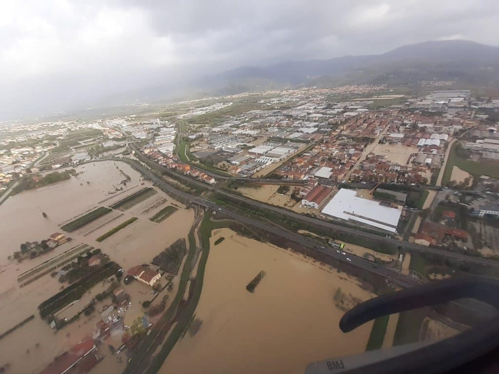 Alluvione Toscana Giani ripor.jpg