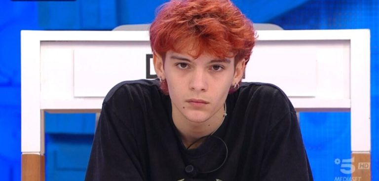 Amici 23 Holy Francisco rompe.jpg