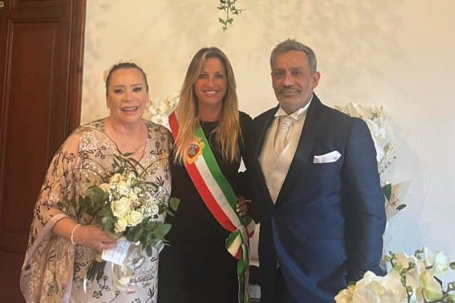Barbara De Rossi sposa Simone .jpg