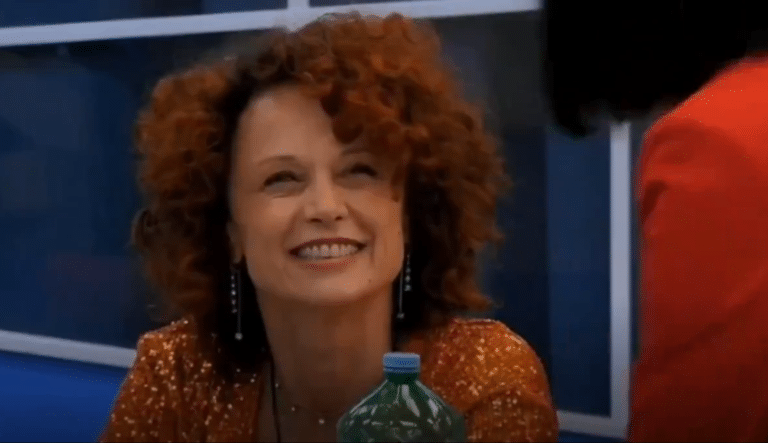 Beatrice Luzzi fa un clamoroso.png