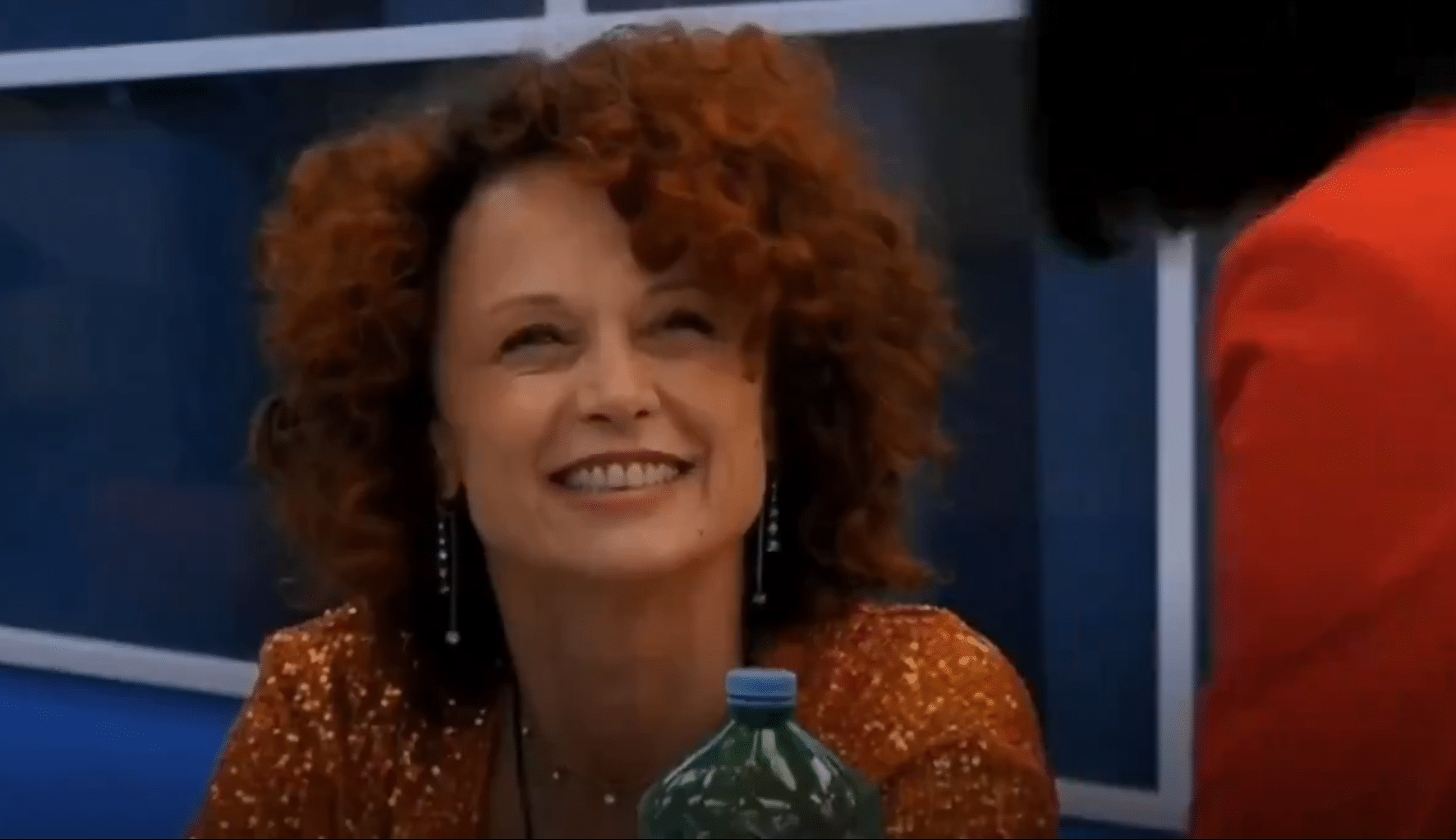 Beatrice Luzzi fa un clamoroso ritorno al Grande Fratello: il suo rientro sconvolge la puntata in diretta 1 Beatrice Luzzi fa un clamoroso.png