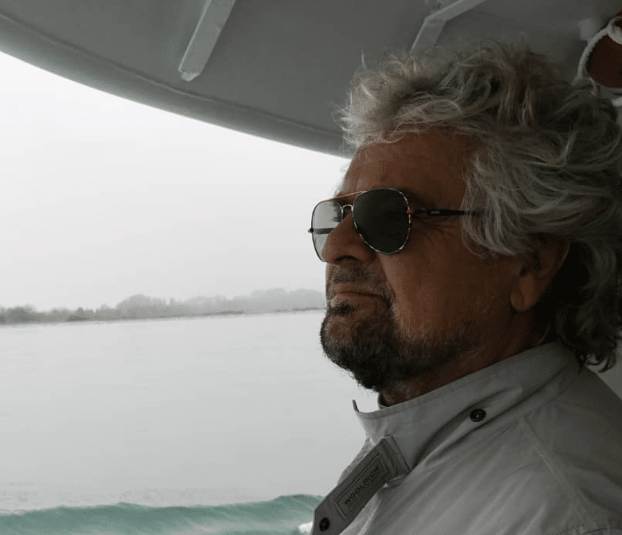 Beppe Grillo ricoverato: aggiornamenti sulle sue condizioni 1 Beppe Grillo ricoverato aggio.png