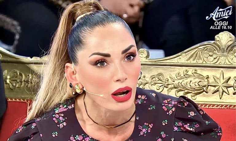 Chia svela la sua opinione sul.jpg