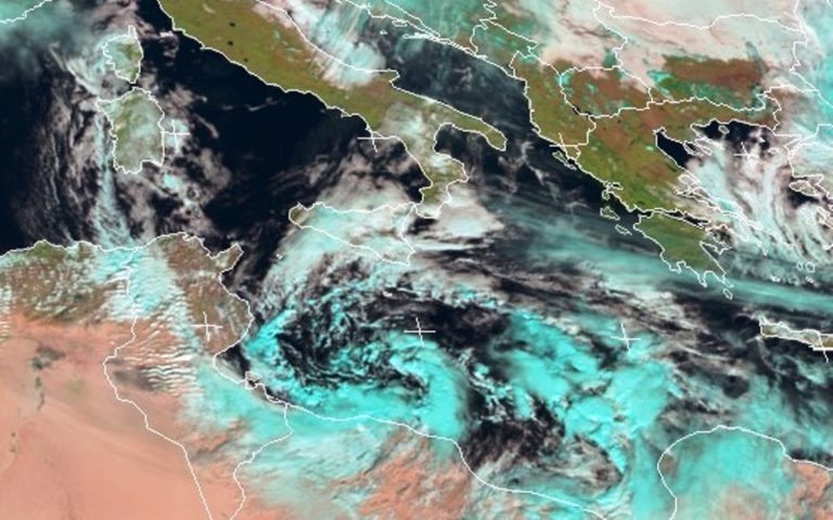 Ciclone nel Canale di Sicilia.jpg
