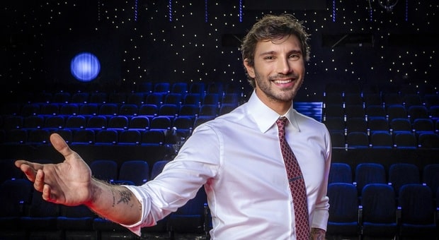 De Martino emoziona con la sua.jpg