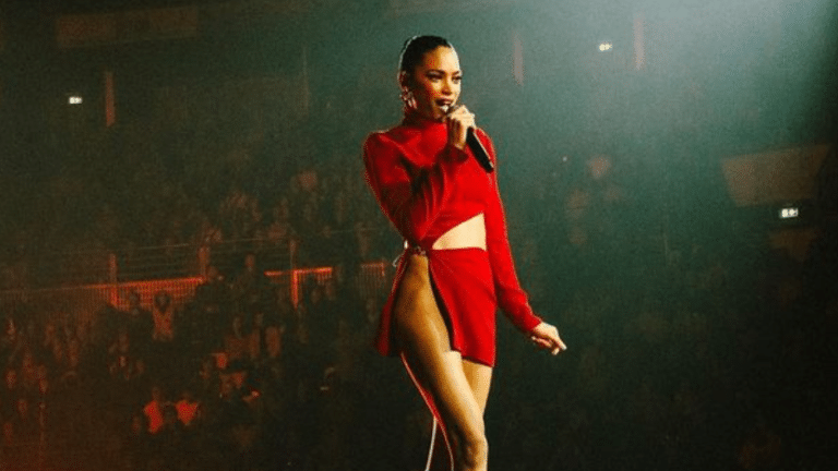 Elodie difende il suo look e r.png