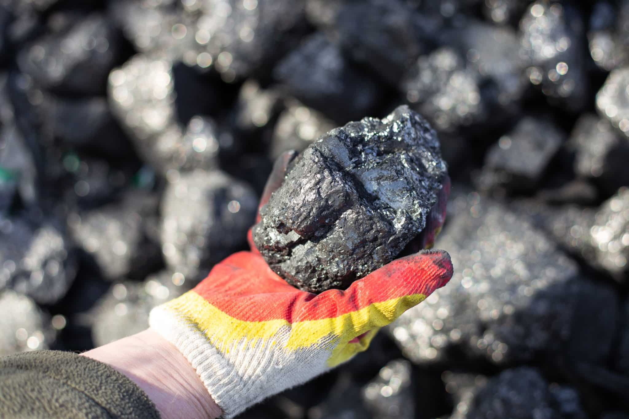 Estrazione minerali metalli e terre rare.jpg